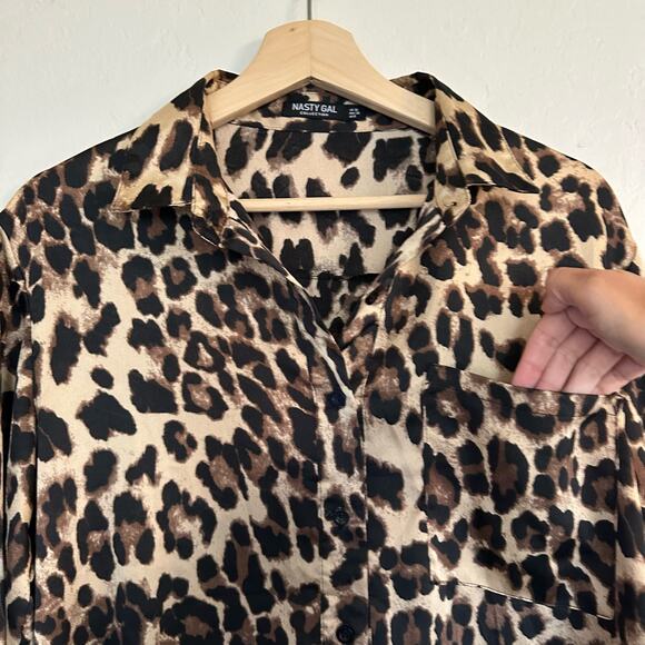 Nasty Gal Cheetah Print Button Up Blouse Size 6 - Picture 4 of 7